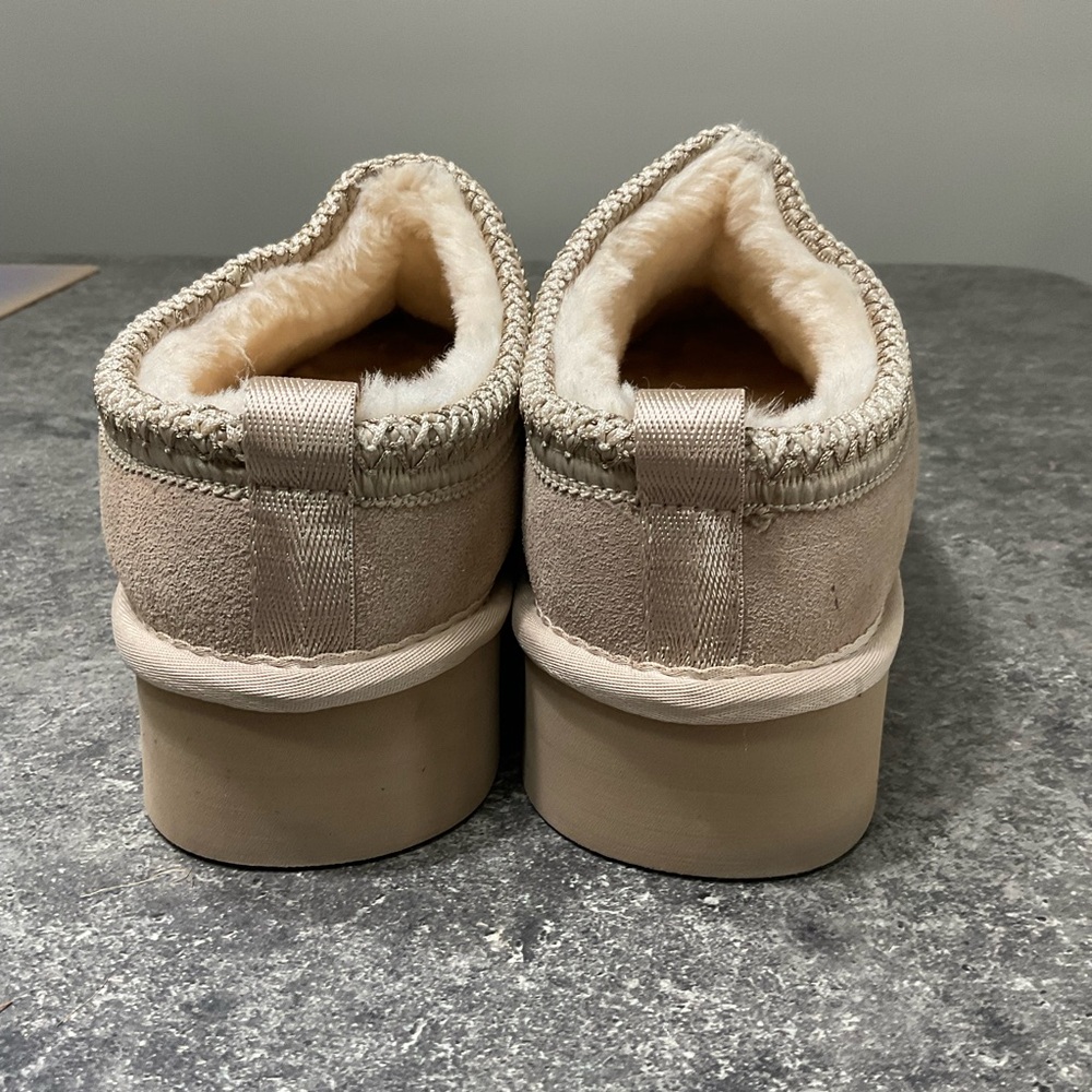 Source Unknown Beige Mules With Fur Lining - image 5